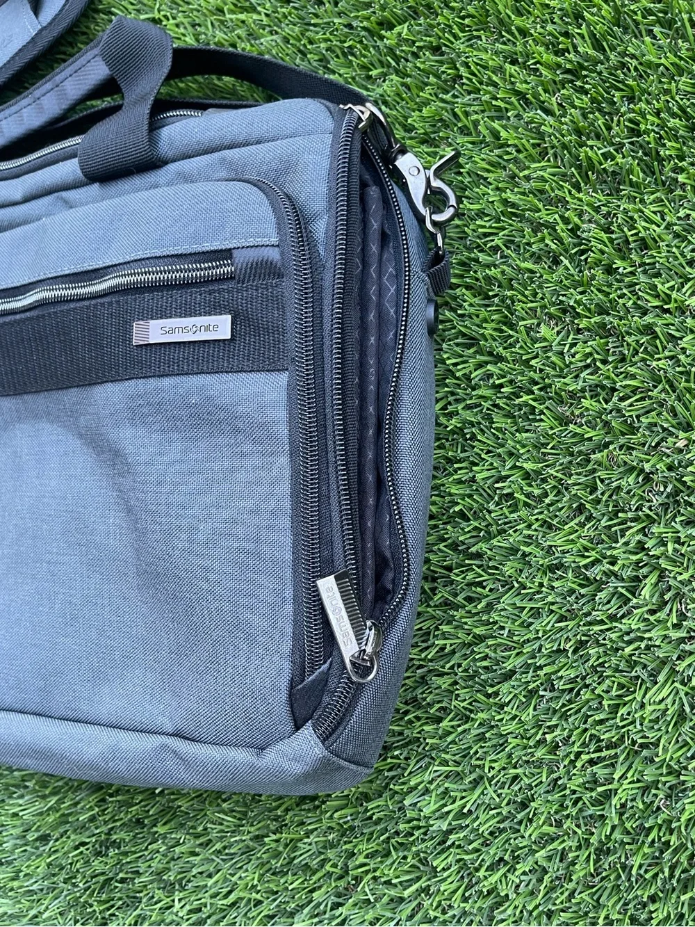 Samsonite Modern Utility Messenger Bag Laptop Briefcase Grey Charcoal